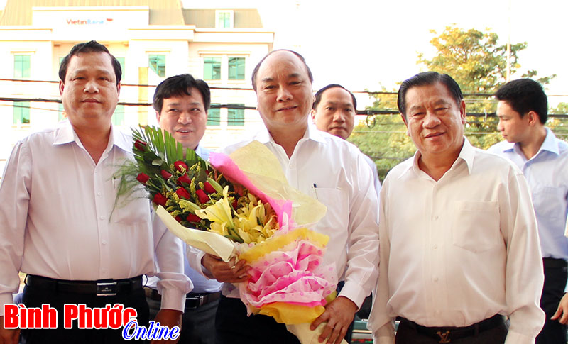 Deputi PM Nguyen Xuan Phuc mengunjungi provinsi Binh Phuoc